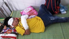 Cảnh báo "nóng" đối với các bậc phụ huynh: Không nên để trẻ chơi điện thoại khi đang sạc pin