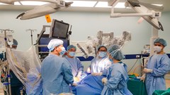 Hồi phục nhanh sau 3 ngày mổ robot chữa ung thư đại trực tràng