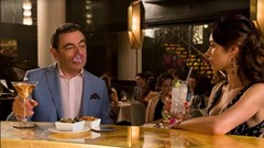 Những ca “khó đỡ” của Rowan Atkinson trong “Johnny English: Tái xuất giang hồ”