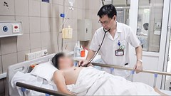 Liệt toàn thân vì ăn so biển độc, lạ