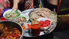 Phở gánh, mì gà giữa lòng phố cổ - món ăn dành cho "cú đêm" ở Hà thành