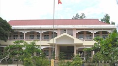 4 học sinh thương vong vì đứt dây điện trước cổng trường