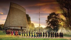 “Qua những miền di sản”