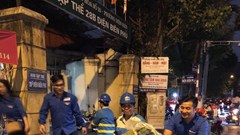 “Hoa về trên phố” : Nét đẹp trong ứng xử của người Hà Nội