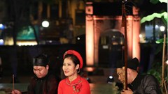 Hà Nội chiêu đãi các nghệ sĩ điện ảnh bằng văn hóa truyền thống