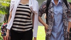 Sinh viên "trưng" thời trang phản cảm ở giảng đường