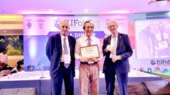 GS.TSKH Lưu Duẩn nhận giải thưởng Thành tựu trọn đời của IUFoST