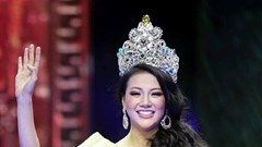Phương Khánh ngất xỉu sau đăng quang Miss Earth 2018