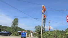 Khánh Hòa: 20 kỹ sư trẻ giúp đồng bào miền núi cải tạo hệ thống điện an toàn
