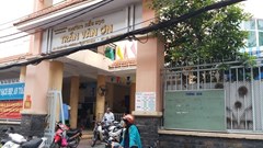 Khiển trách cô giáo bắt học sinh tự tát 32 cái vì nói chuyện riêng
