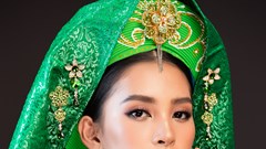 Hoa hậu Tiểu Vy trình diễn nghệ thuật chầu văn tại MissWorld