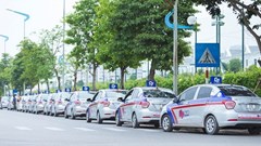 Taxi truyền thống tung ứng dụng đặt xe “đấu” với Grab