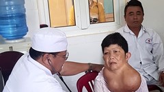Phẫu thuật thành công bệnh nhân bị bướu cổ “khủng”
