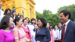 Hạnh phúc nhất là khi học trò bất ngờ gọi “Cô ơi”…!