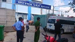 Sập khung sắt sân khấu trong lễ kỷ niệm 20.11: 30 học sinh bị thương