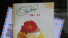 Chiếc phong bì và sự “bấu víu” của phụ huynh