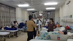 Hơn 60 người nhập viện sau khi ăn bánh mì vỉa hè