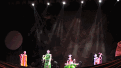 Sân khấu Việt đang lãng quên thế giới?