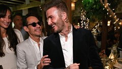 David Beckham “đốn tim” fan với vẻ điển trai và gu thời trang phong cách
