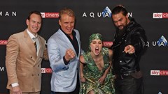 Hoa hậu Hương Giang sẽ đọ dáng với mỹ nhân sở hữu khuôn mặt đẹp nhất thế giới Amber Heard