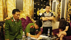 Thông tin mới nhất về vụ cô giáo cùng các “sếp” bay, lắc…