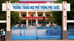 Thầy giáo làm lộ đề, gần 500 học sinh phải thi lại