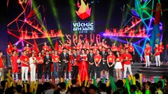 Đếm ngược chờ năm mới với "Vũ khúc ánh sáng"