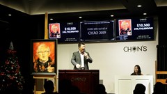 Tranh chân dung “ngài Park” được gõ búa với giá gần 250 triệu đồng