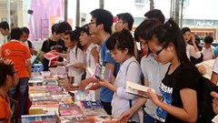 Văn học trong cơ chế thị trường: Nhà văn phải biết “thỏa hiệp” với bạn đọc