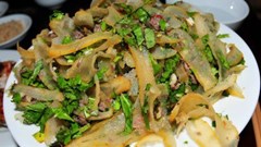 Lạ miệng món nộm da trâu của đồng bào dân tộc Thái
