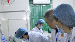 “Nếu bị cắt cụt bàn chân, tàn phế thì cháu sẽ ăn lá ngón mà chết!”