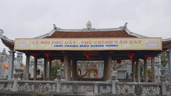 Xung quanh việc đặt biển chỉ dẫn sai tên di tích tại Phủ Dầy: Sở VHTTDL Nam Định tiếp tục yêu cầu tháo dỡ