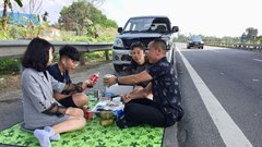 Xử phạt tài xế mở tiệc rồi livestream trên cao tốc Nội Bài - Lào Cai