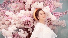 Đầu xuân Kỷ Hợi, Lý Nhã Kỳ "hút mắt" trong tà áo dài nền nã
