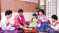 Những phong tục đầu năm mới độc đáo tại xứ Kim Chi