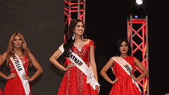 “Thi chui" bằng mọi cách: “Tự sướng” với danh hiệu “hão”