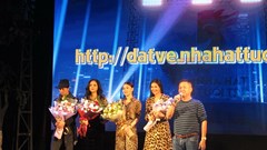 Không coi trọng PR, sân khấu còn lâu mới khá lên được