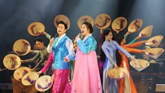 “Ánh dương mùa Xuân”: Chương trình nghệ thuật ca ngợi tình hữu nghị Việt-Triều