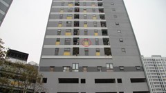 Trẻ nhỏ rơi từ cửa sổ chung cư - chuyện đau lòng bao giờ mới chấm dứt?