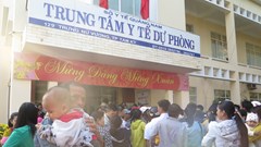 Quảng Nam: Mỏi mệt chờ tiêm chủng cho trẻ nhỏ