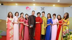 Áo dài... hỗ trợ phụ nữ yếu thế
