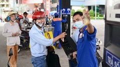 Giá xăng giữ nguyên trong kỳ điều chỉnh hôm nay