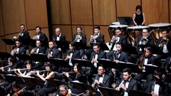 HBSO “gồng mình” trong mùa diễn mới