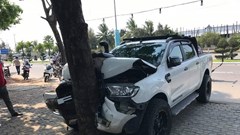 Côn đồ hành hung phóng viên đang tác nghiệp ngay trước mắt công an