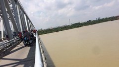 Nữ kế toán trường mầm non nhảy sông Lam tự tử