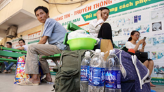 Bệnh viện thu phí người nhà chăm sóc bệnh nhân: Trái quy định, ai xử lý?