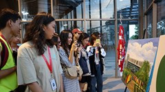 Triển lãm 70 tranh của 70 họa sĩ đến từ 10 quốc gia