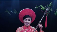 Nữ “quân tử cầm” hiếm thấy