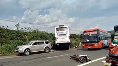 Lâm Đồng: 8 người chặn xe 7 chỗ, dùng mã tấu đánh người