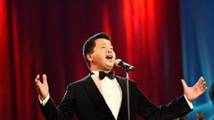 Chương trình nghệ thuật Quà tháng Năm dâng Người : “Hát về Bác bằng những xúc cảm chân thành”